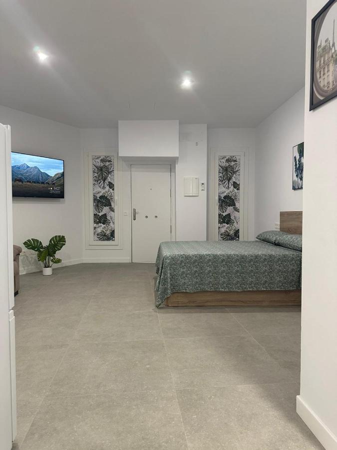 Fantastico Piso A 5 Minutos De La Estacion De Bus Y Tren A Metros De La Playa Apartment Малага Екстериор снимка
