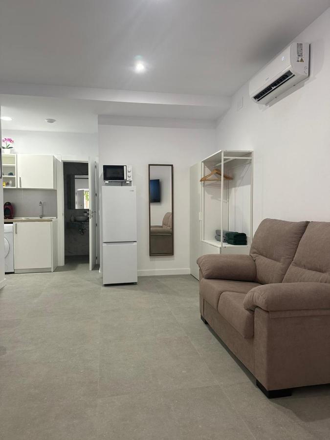 Fantastico Piso A 5 Minutos De La Estacion De Bus Y Tren A Metros De La Playa Apartment Малага Екстериор снимка
